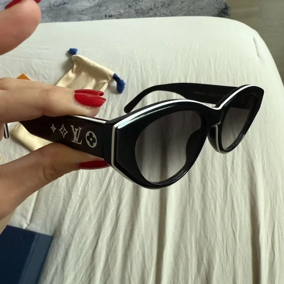 Louis Vuitton Black and White Sunglasses - Picture 7 of 10